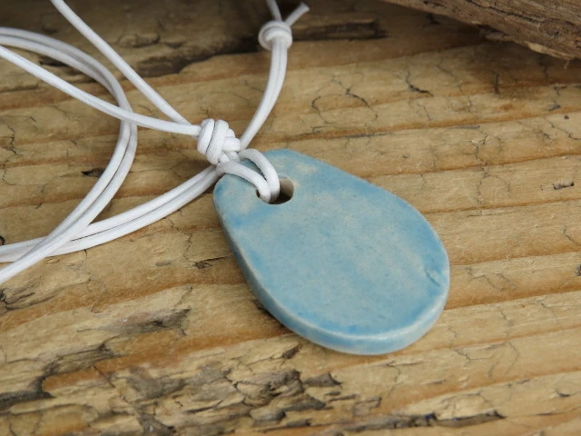 Ceramiczny wisior Mokosz – słowiański amulet płodności i ochrony