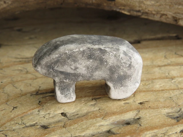 Miś Ślężański – figurka ceramiczna