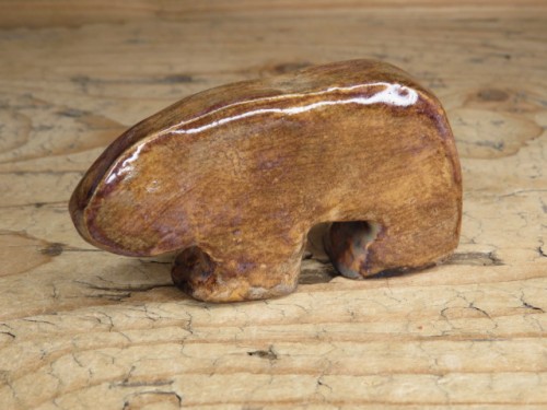 Miś Ślężański – figurka ceramiczna