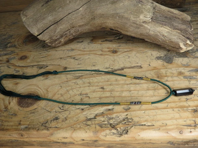 czarny turmalin - amulet ochronny etno