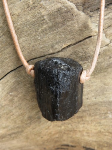 czarny turmalin * amulet ochronny na rzemieniu