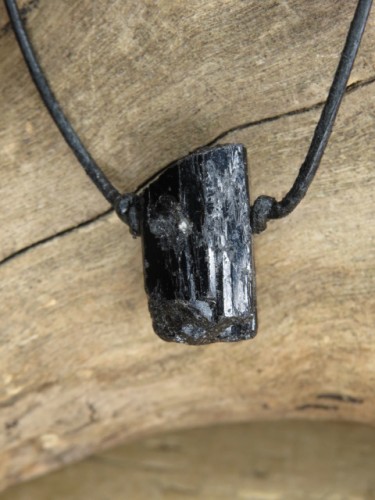 czarny turmalin * amulet ochronny na rzemieniu