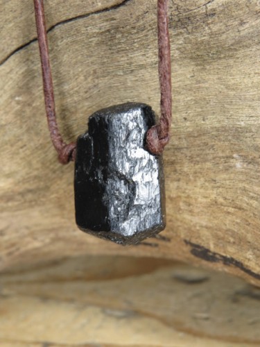 czarny turmalin * amulet ochronny na rzemieniu