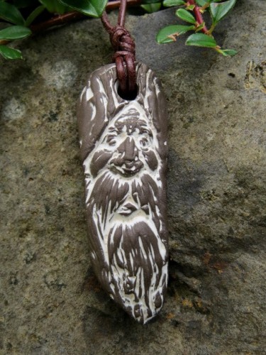 Borowy - ceramiczny wisior – duch leśnych ostępów