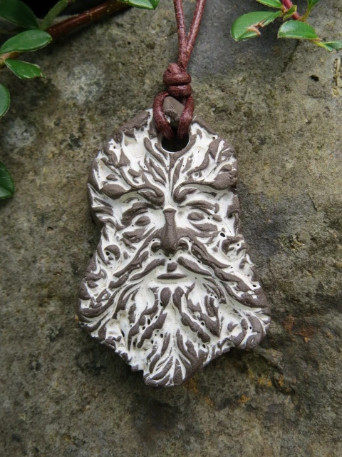Borowy - ceramiczny wisior – duch leśnych ostępów