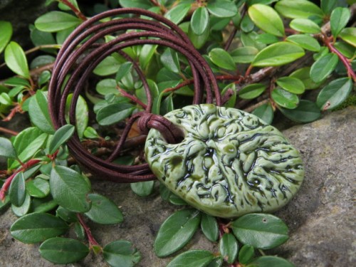 Borowy - ceramiczny wisior – duch leśnych ostępów