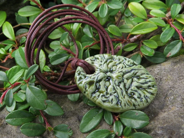 Borowy - ceramiczny wisior – duch leśnych ostępów