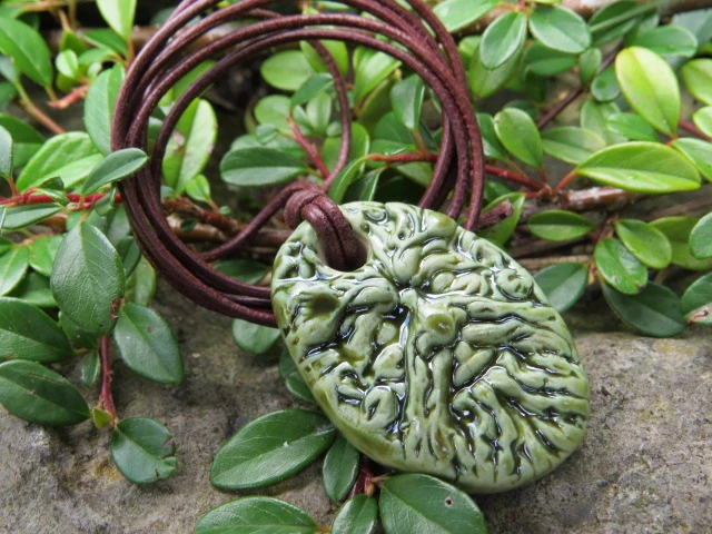 Borowy - ceramiczny wisior – duch leśnych ostępów