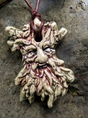 Borowy - ceramiczny wisior – duch leśnych ostępów
