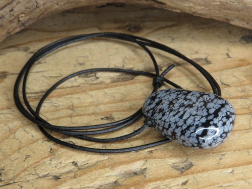 obsydian śnieżny * amulet ochronny na rzemieniu