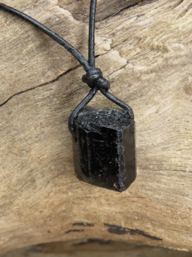 czarny turmalin * amulet ochronny na rzemieniu
