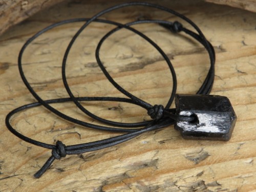 czarny turmalin * amulet ochronny na rzemieniu