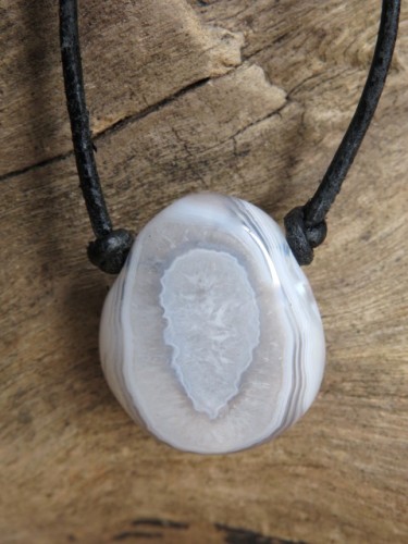 agat na rzemieniu * amulet ogniska domowego