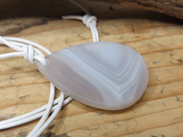 agat * amulet ogniska domowego na rzemieniu