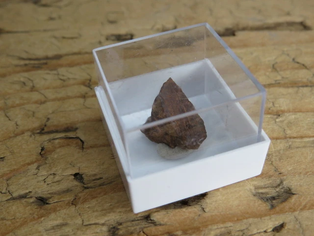 Meteoryt kamienny JAH073
