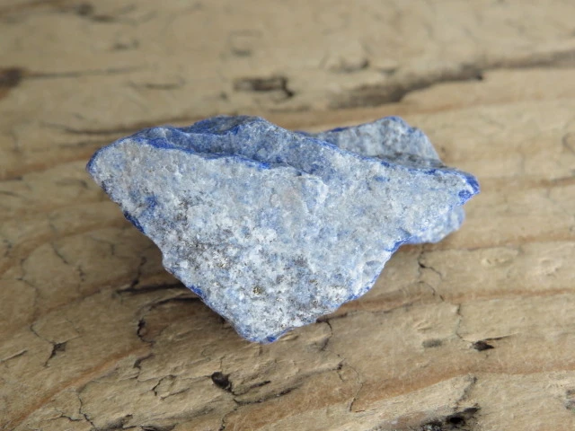 Lapis lazuli hackmannit piryt