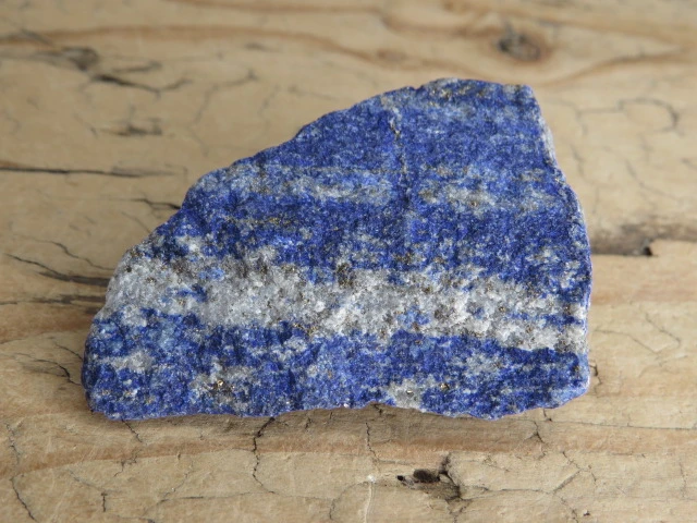 Lapis lazuli hackmannit piryt