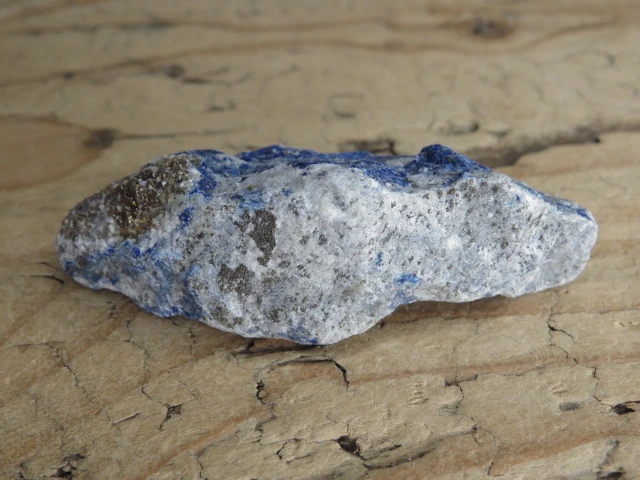 Lapis lazuli hackmannit piryt