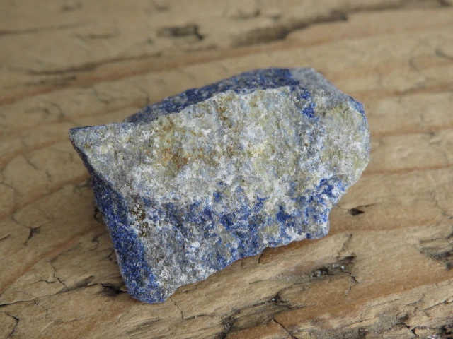 Lapis lazuli hackmannit piryt