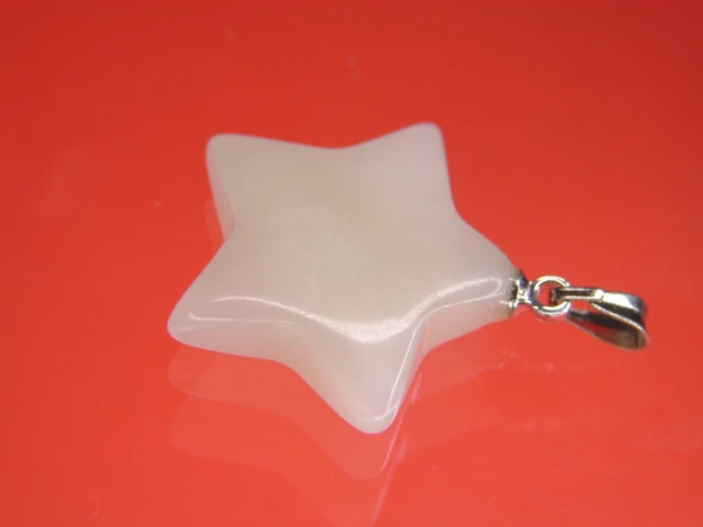 gwiazdka z jadeitu * wisiorek