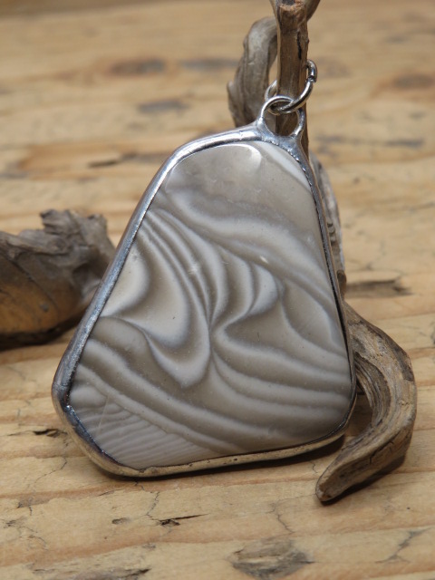 krzemień pasiasty - wisiorek