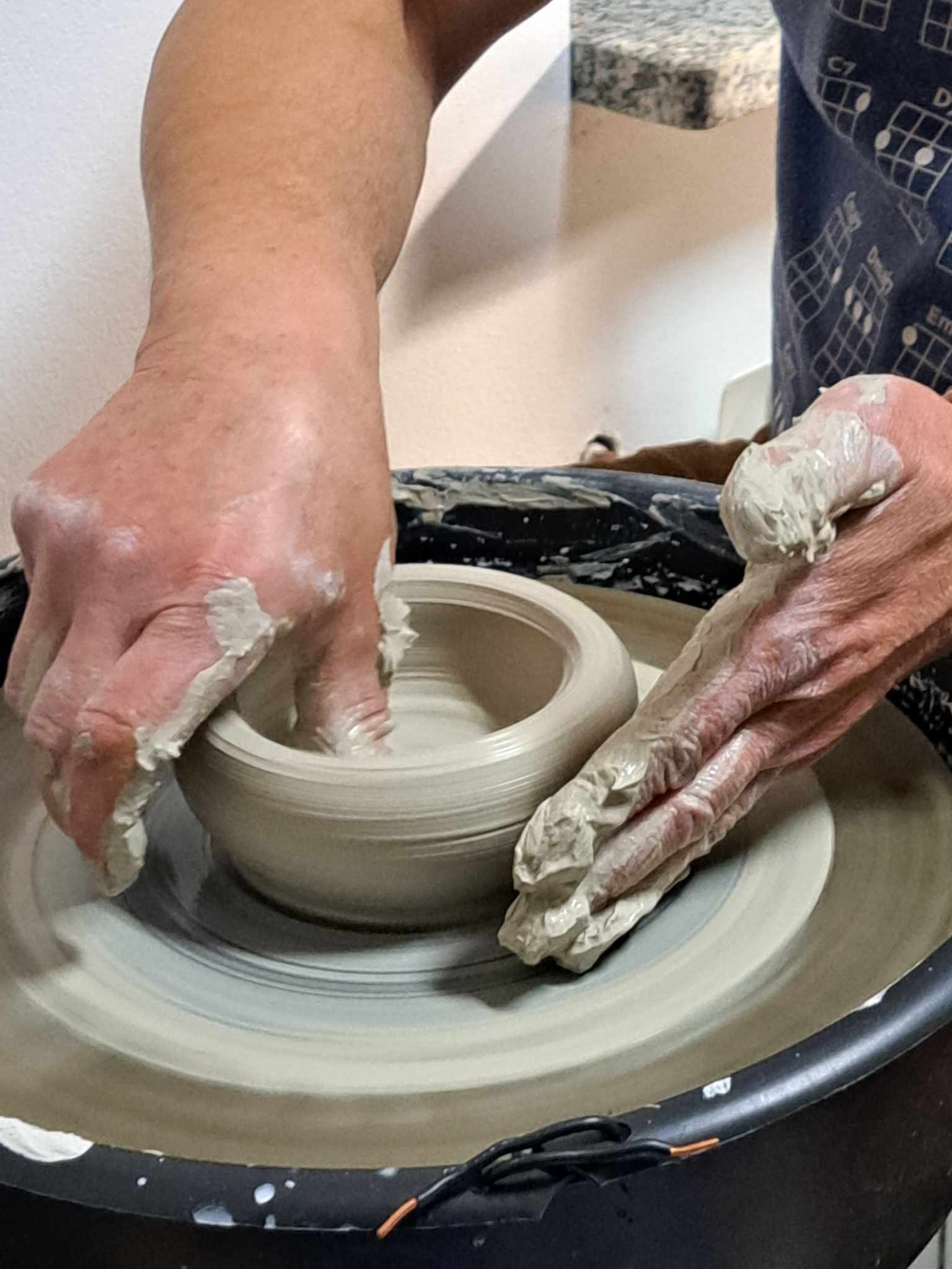 Ceramika ręcznie robiona - toczenie na kole